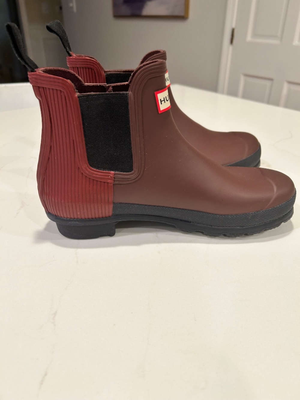 Hunter Commando Chelsea Boots for Women, Size 8- Muted Berry & Black - Picture 5 of 7